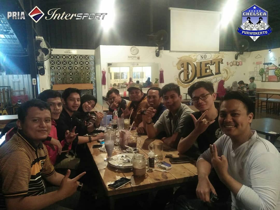 Chelseapwt's tweet photo. Thanks @intersport.id @priapunyaselera_id sudah bincang2 hangat bareng kita.
#intersport
#priapunyaselera
#priaintersport
#chelsea 
#Purwokerto https://t.co/GyE4f6pzTB