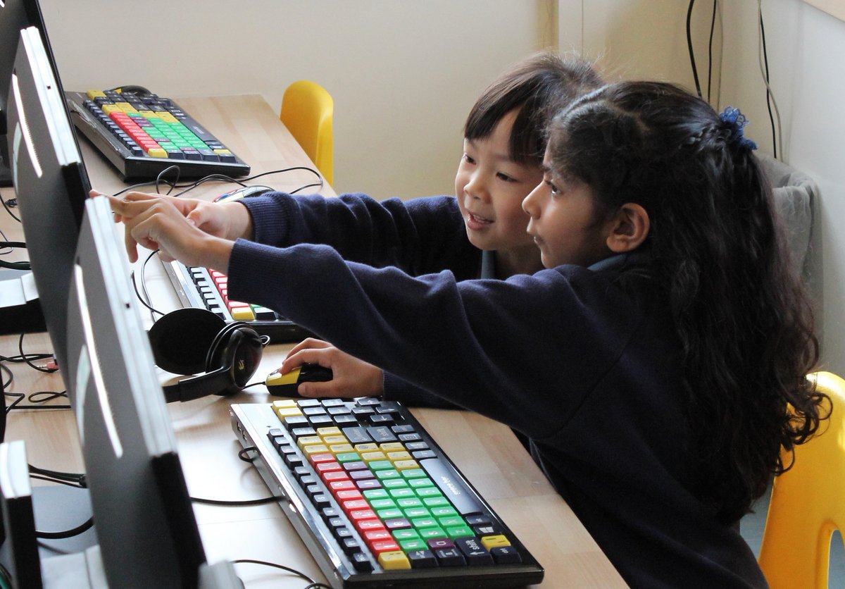 Year 1 have enjoyed working on the computers, playing a game that introduced them to the basics of computer programming. It was lovely to see the collaboration between neighbours!
#juniorprogrammers #techtots #teamwork