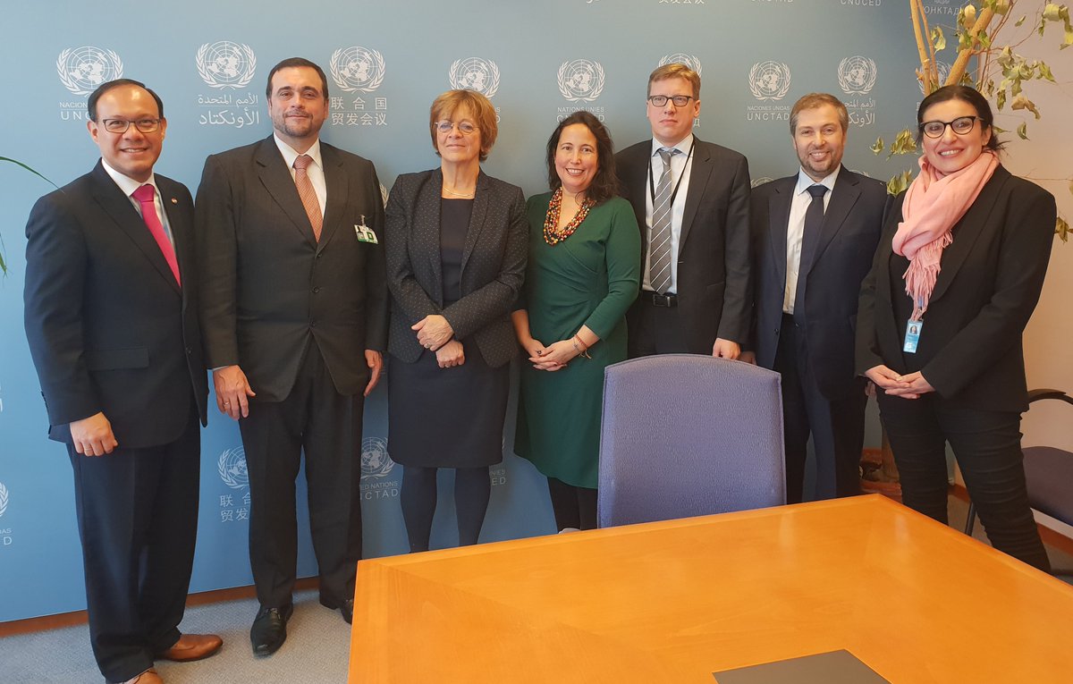 La exhortación fue hecha por el Viceministro de Relaciones Económicas e Integración, Embajador Juan Ángel Delgadillo, en la reunión de trabajo que mantuvo ayer con la Secretaria General Adjunta de la UNCTAD, Isabelle Durant, en la sede de dicha organización en Ginebra, Suiza.