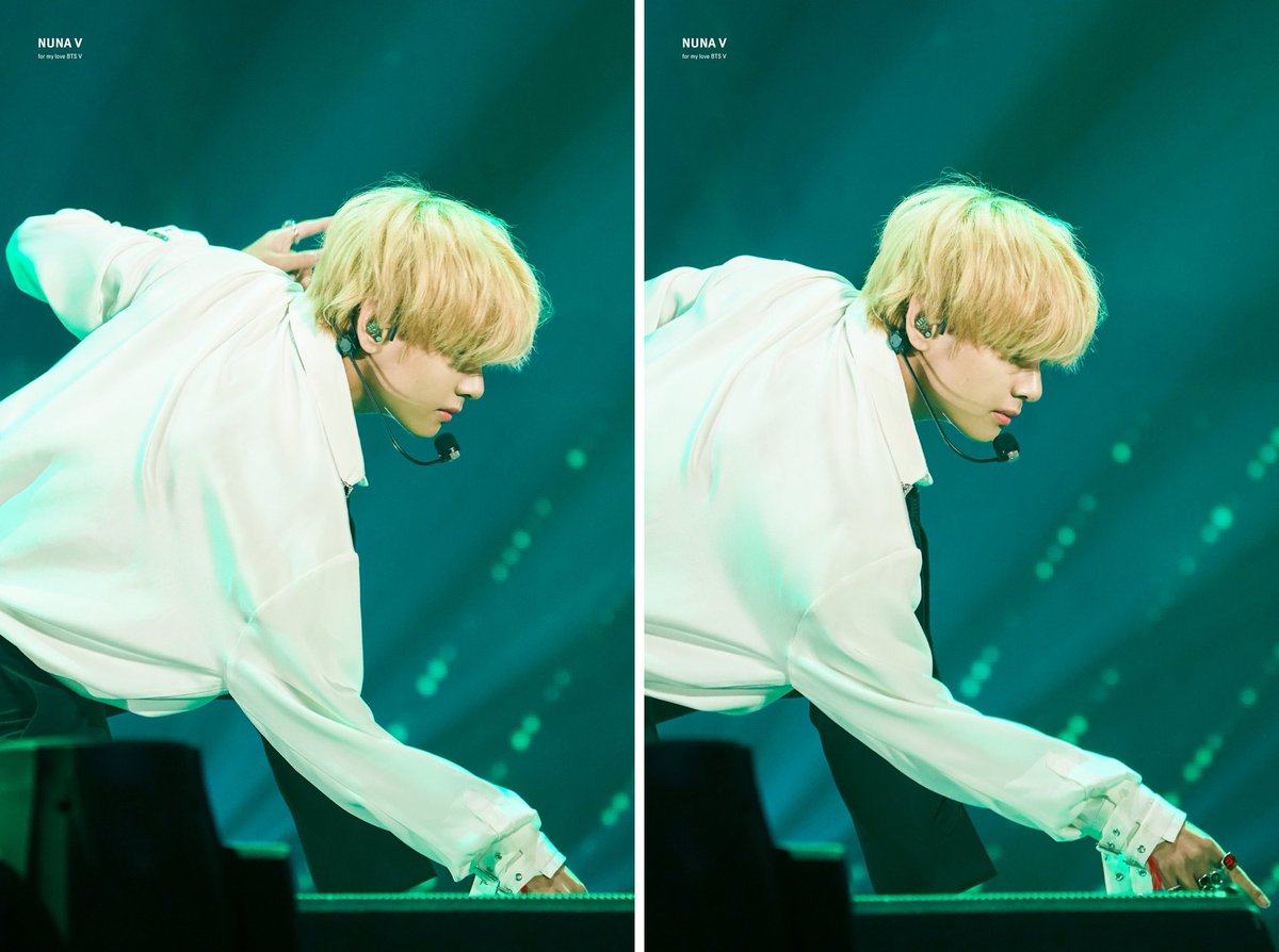 tae_tae_pic's tweet photo. [HQ] 181128 AAA | 5
💜

Cr. @/_nuna_V
#bangtan #taetae #태태 #방탄소년단
#이삐사진전 #태형 #방탄소년단뷔 #BTSV #Taehyung #BTS #AAA #BTSAAA 
@BTS_twt
1.: https://t.co/mkxNVWZHoZ 
2.: https://t.co/lnZav4RwzO 
3.: https://t.co/KpscckTq7M 
4.: https://t.co/DGtMnubKmC https://t.co/wlW9CVDdQY