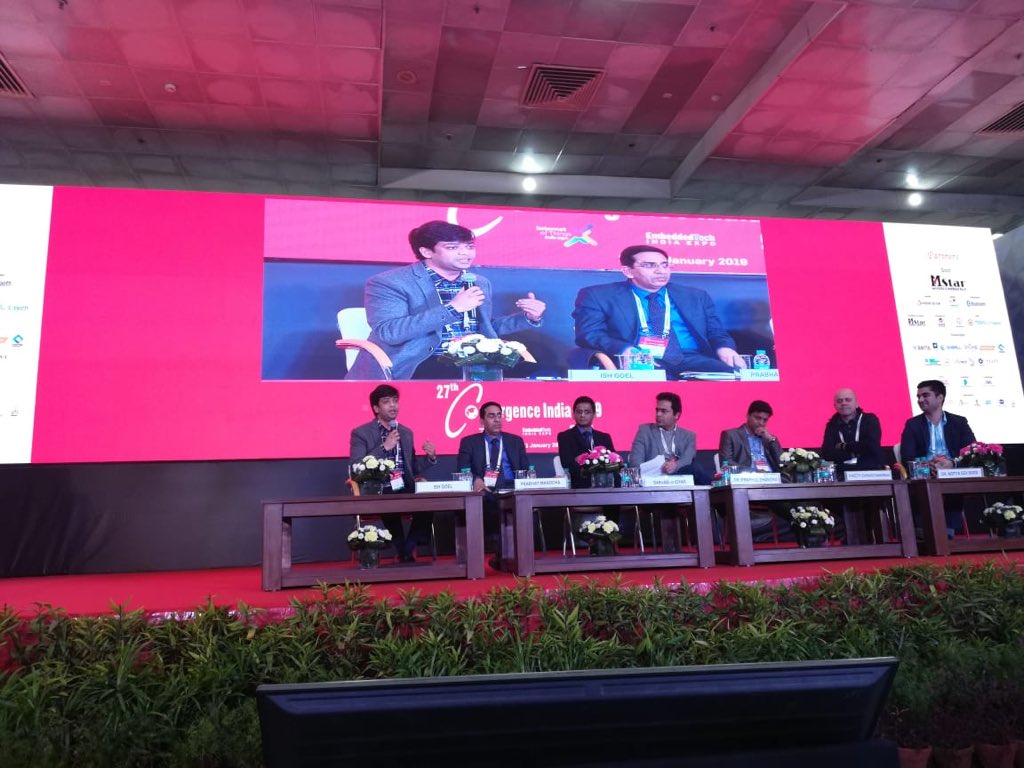 Spoke at Convergence today. A very patient audience listening to us for over 1.5 hrs - knowing that #crypto is banned in #india, that’s a big deal!  

Always so good to meet <a href="/adityadevsood/">dizzy de goa</a> - eager to know where you get that accent from! 😉