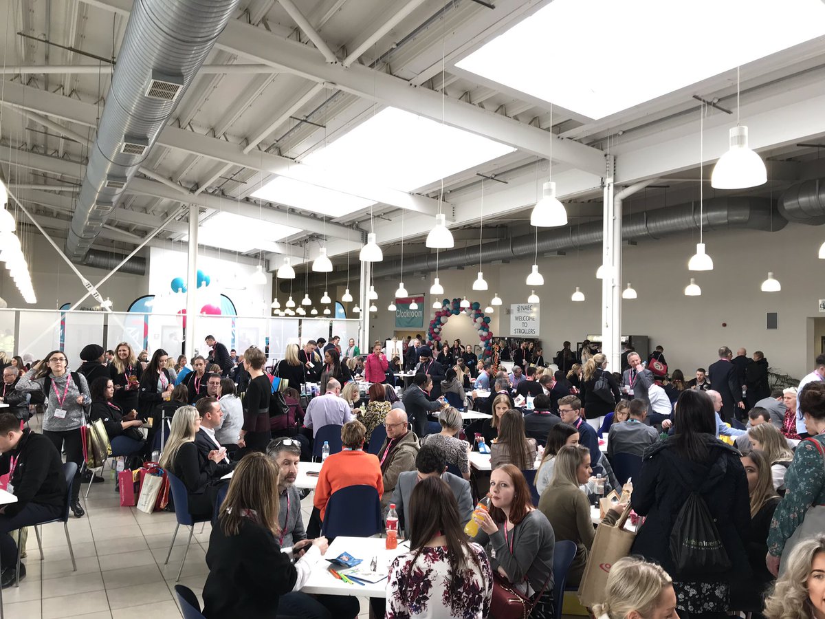 MerchWorld_UK's tweet image. Happy aisle and happy fed people @MerchWorld_UK #MerchWorld