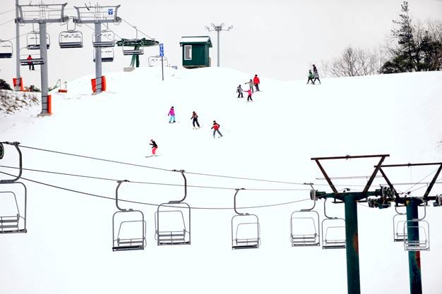 ETGuardian's tweet photo. Things to do in #Etobicoke this week - including skiing at Centennial Park https://t.co/LWLPyt7HMF https://t.co/GccWWiLtQi