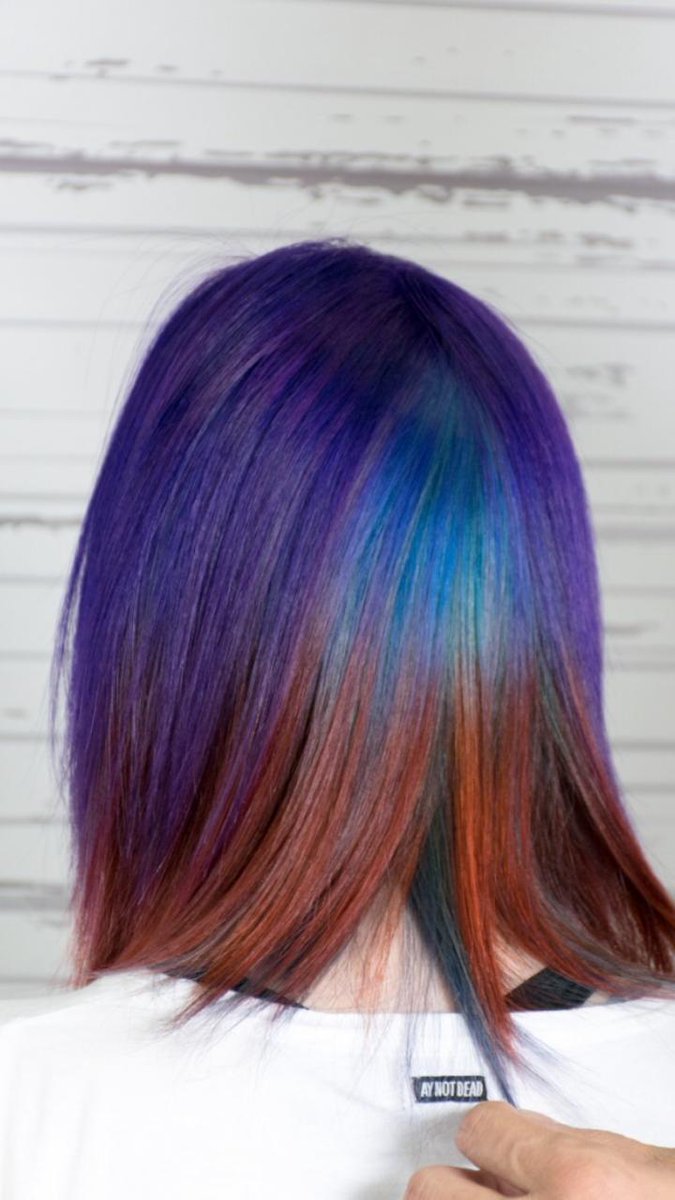 FramesiLatam's tweet photo. ¿Qué opinas de este maravilloso #LookBold? @ariel_vinals comparte esta magia de color: Decolor B Clay Lightener + Morphosis Re-Structure Pro Force. Framcolor Bold: Cobalt Blue, Violet, Teal y Silver. https://t.co/TAw5aALxEN
