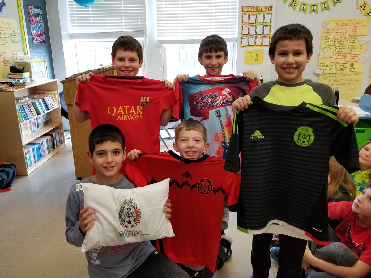 EmilyLurk's tweet photo. T-shirt exchange with our friends from The American School of Tampico! #BeADragonSGEL 
@nikki_r_jenkins @cafallert @HuckTyne https://t.co/bGogDwMbRa