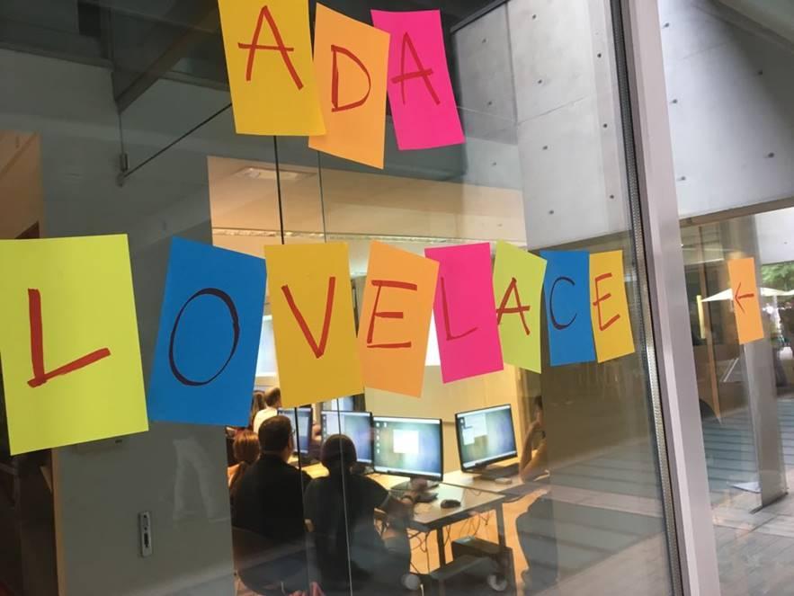 👩‍💻👨‍💻 ¿Te gustaría diseñar tu propio algoritmo para descifrar la información que contienen las moléculas? 
Apúntate al taller de Ada Lovelace que hemos organizado con motivo de la #Biennal #CiutatiCiència 

🗓️11 febrero 
⌚️ 9h y 11h 
➡️escolab.bcn.cat/ca/activities