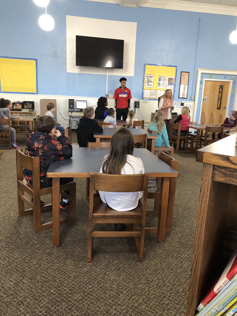 YvNgTrill3's tweet photo. It was an honor to be selected to speak on their hero day🙏🏽 https://t.co/M8D2AHP99F