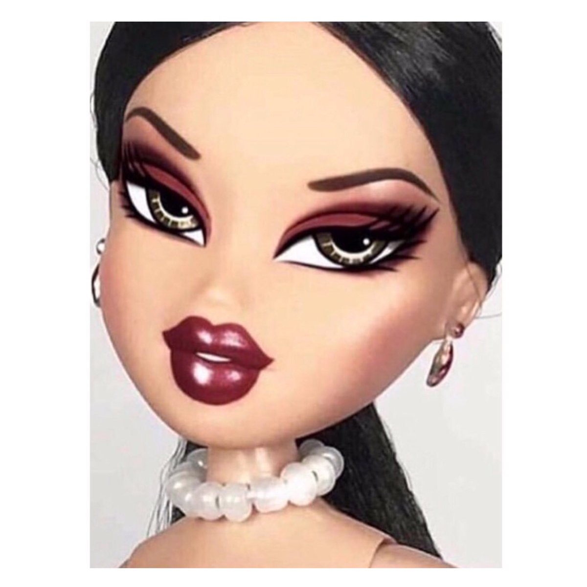 __Azraa__'s tweet photo. A bit late to the party but anyway I tried lol 😂.
 #Bratzchallenge 💄 https://t.co/FwuTMlnEDv