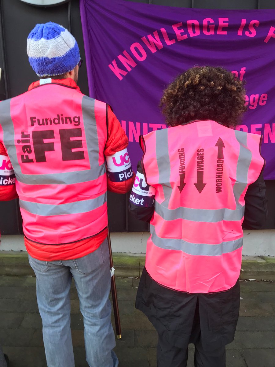 UCUSOUTHWEST's tweet photo. Bath College pickets - out again (and stylish too)! @ucu #FEFightsBack https://t.co/CdLG5Q7LPp