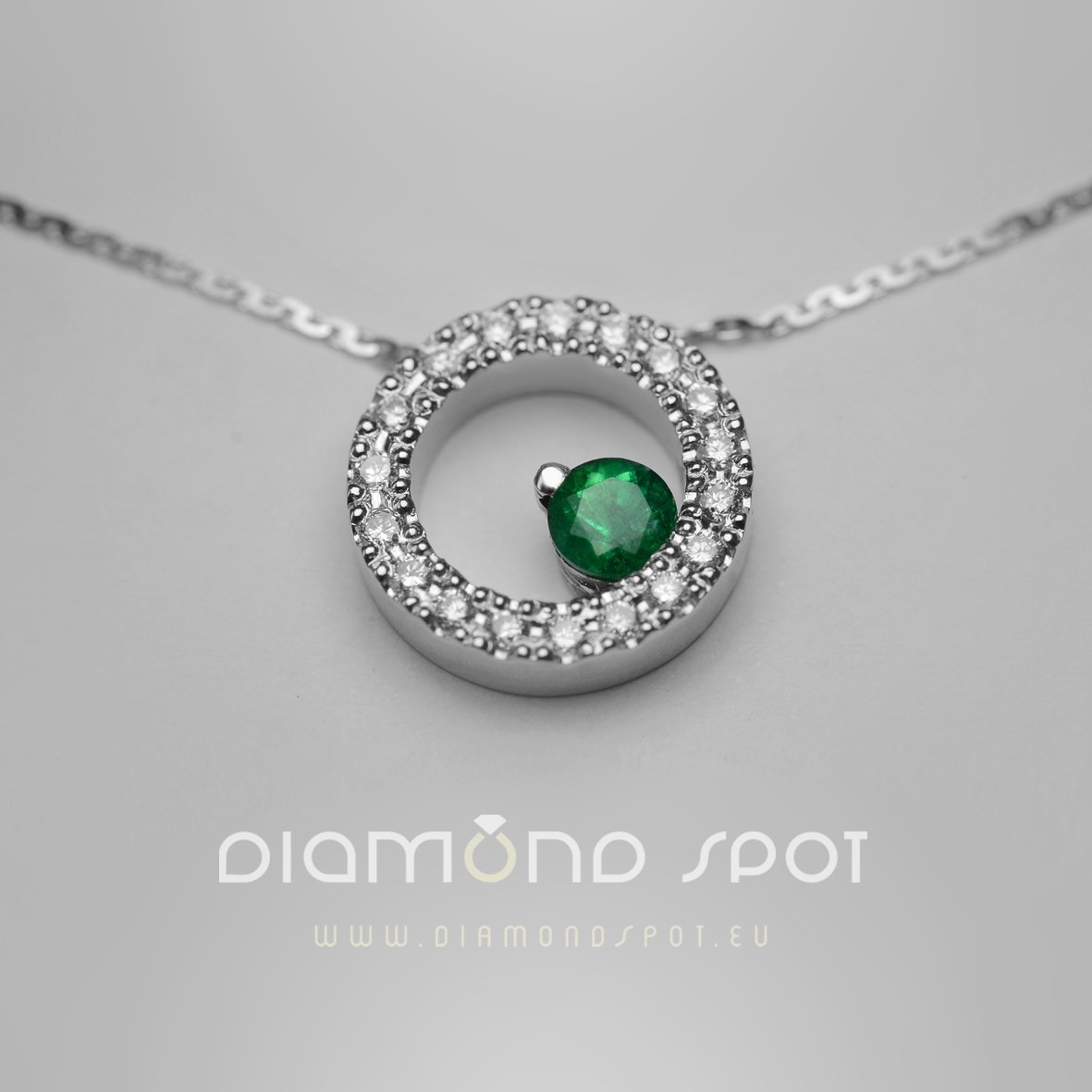 DiamondSpot4's tweet photo. @DiamondSpot4 Zlatan privezak modernog dizajna sa smaragdom iz Zambije i brilijantima iz Belgije.
U Diamond Spot zlatari mozete izabrati i luksuzne, zlatne mindjuse i prsten i obradovati sebe ili dragu osobu luksuznim setom za sva vremena.
https://t.co/VjSankGUWp https://t.co/AZE4dQITFU