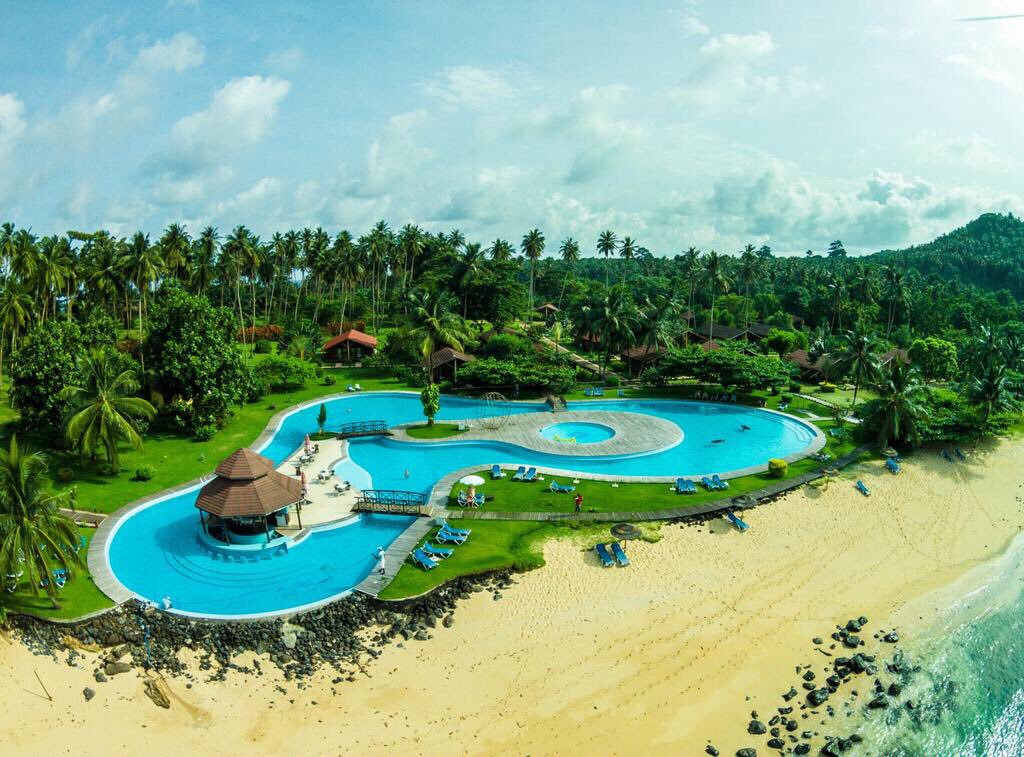koppanH's tweet photo. You need a Break?? Why not jump on the @koppanhospitality promo package, Relax and destress along the white sandy island π΄beaches of SΓ£o TomΓ©.
Call us on 0262349886/0302998778
Visit https://t.co/GFr3n6UwR3
β’
#weekend #vacation #break #escape #saotome #vacationbreak https://t.co/LoZwg5IWO1