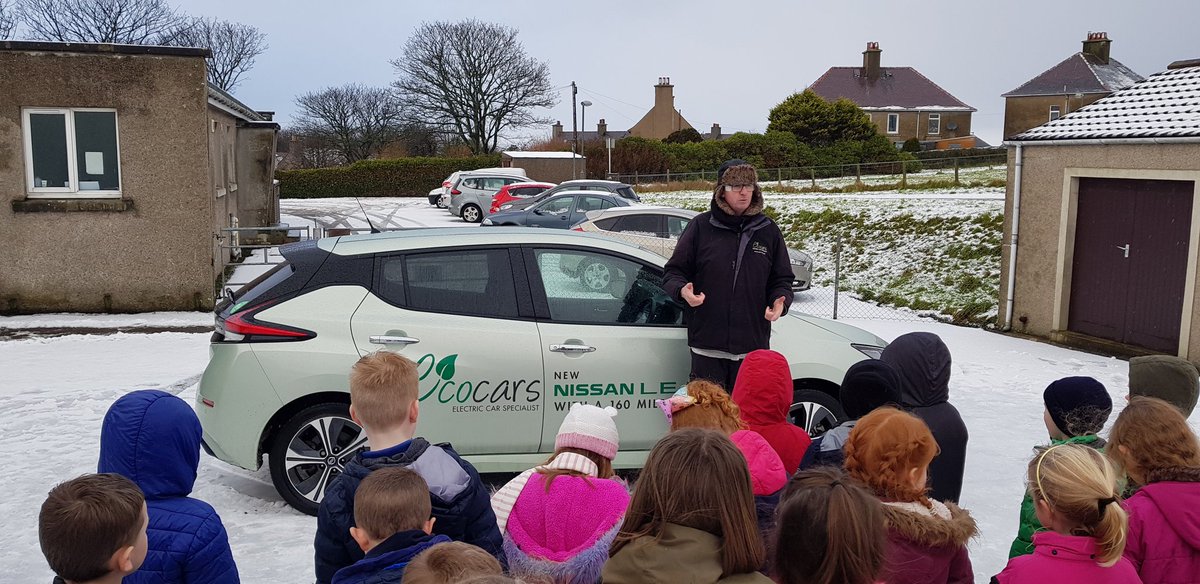 Helping 5/6 year olds understand what they'll be driving in 12 years time ! #ev #renewables #orkney @bobbyllew @FullyChargedDan @KateFantom