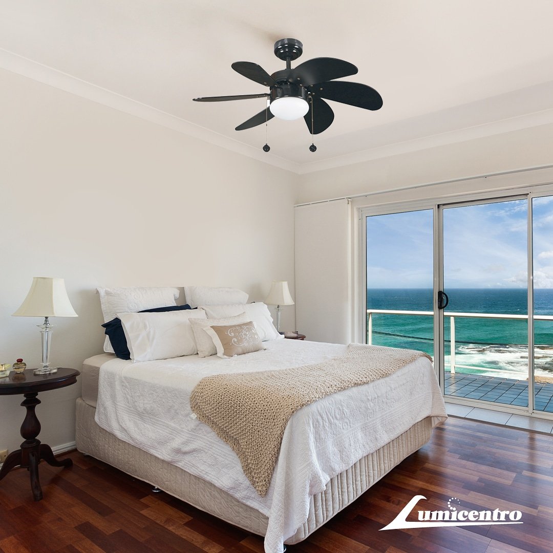 Cuando hace calor, los abanicos son una estupenda opción ya que proporcionan una agradable sensación de fresco con mucho menos consumo de energía. Otra gran ventaja es que son de fácil instalación y requieren muy poco mantenimiento.

#lumitips #lumicentro #light #lighting #panama