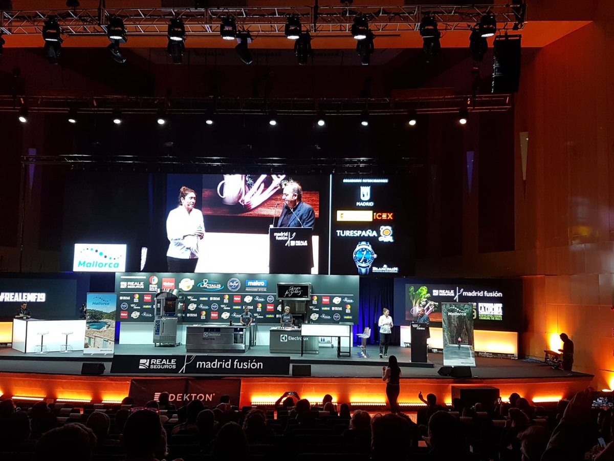 Na <a href="/castro_maca/">maca de castro</a> defensa a #MadridFusion2019 l’excel•lència dels productes de Mallorca, d’hort i de port.  +info: bit.ly/2B7SigE