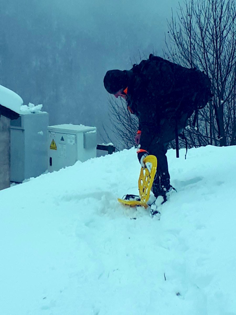 SebAudra's tweet photo. Pas de répit pour les techniciens @OrangeOccitanie. Ici en intervention à Aston, dans l’Ariège, pour assurer la maintenance des équipements télécoms, soumis aux rigueurs de l’hiver ❄️❄️❄️ https://t.co/v3MXFGTYxE