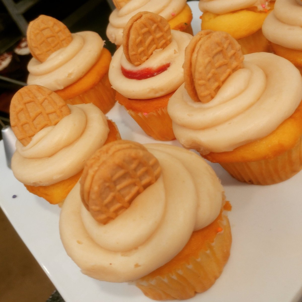 CakeArtbysusan's tweet photo. NEW flavor- Nutter Butter and Jelly cupcakes. Vanilla cake filled with homemade raspberry jelly, swirled with our peanut butter fudge icing and topped with a Nutter Butter cookie. #cakeartmd #cupcakes @NabiscoSnacks #sby #downtownsby #foodie #pastrychef #Bakery #bestcupcake #pbj https://t.co/DwEHJ17n1o