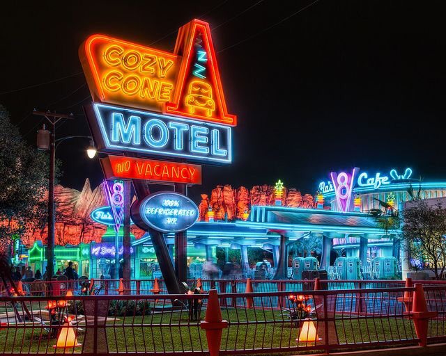 Cozy Cone Motel tweet media