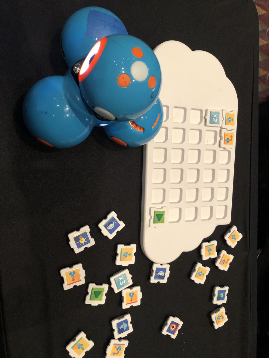 jessl1363's tweet photo. @DrKatrinaKeene @bryanlmiller82 we are dashing and dotting!! Integrating both math and computer science into our lessons!! #fetc #codedagogy https://t.co/onTnjbONip
