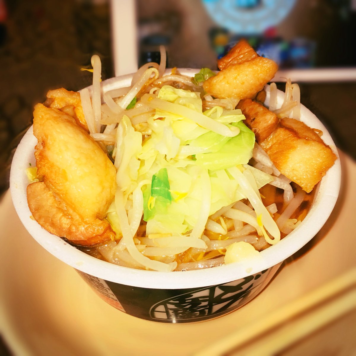 menma0u0's tweet photo. 体調悪くてぐったりしてたら家族がつくってくれたニンニクマシマシどん二郎。最初は驚いたけど普通にイケる。ご馳走様でした。 https://t.co/PPlq7xPcBF
