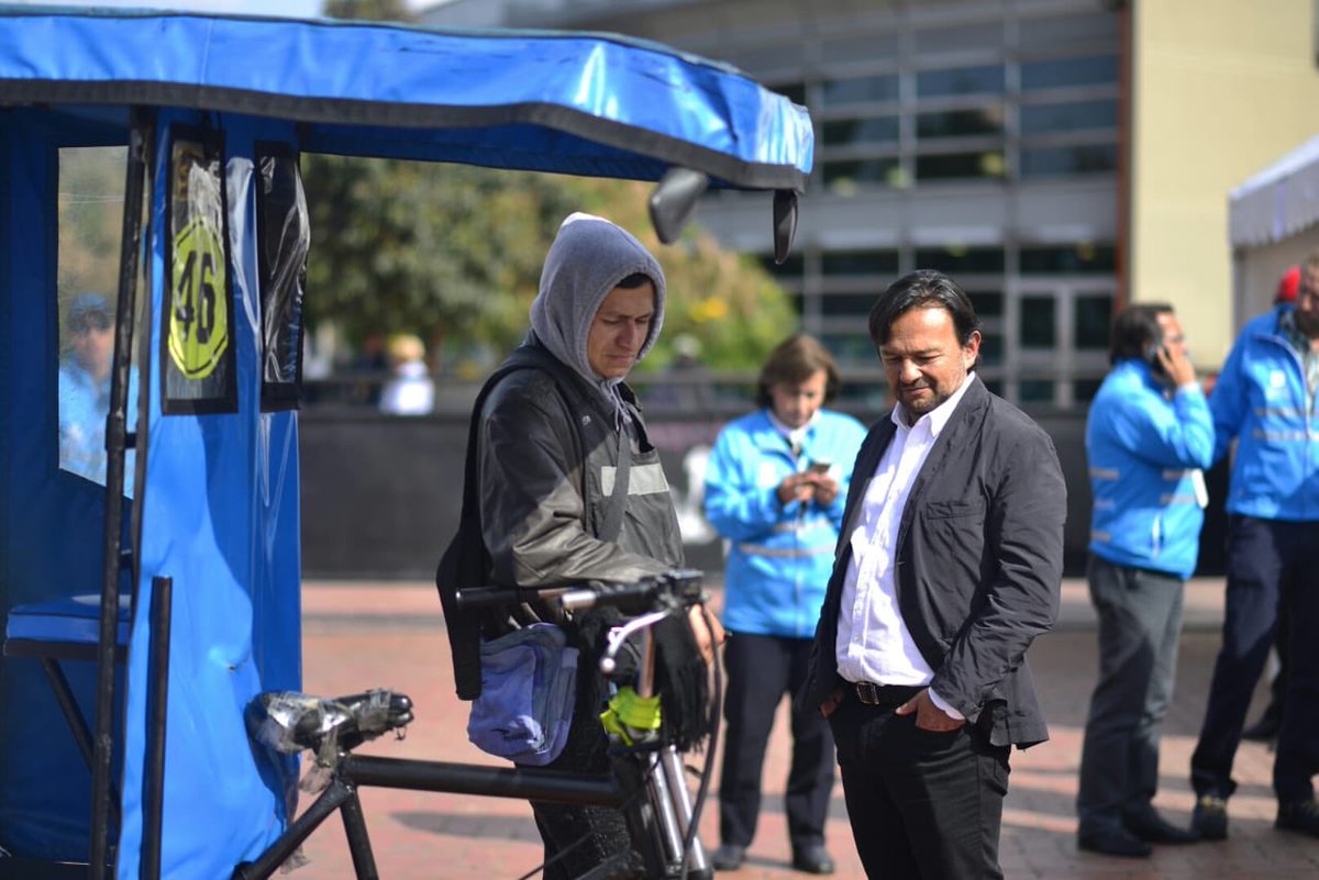 SectorMovilidad's tweet image. 📍En la Plazoleta del SuperCADE de Suba adelantamos el censo a bicitaxistas, con el que damos cumplimiento a la resolución expedida por @MinTransporteCo, que pretende reglamentar este servicio en bicitaxis sin motor o con pedaleo asistido.

#MovilidadMejorParaTodos