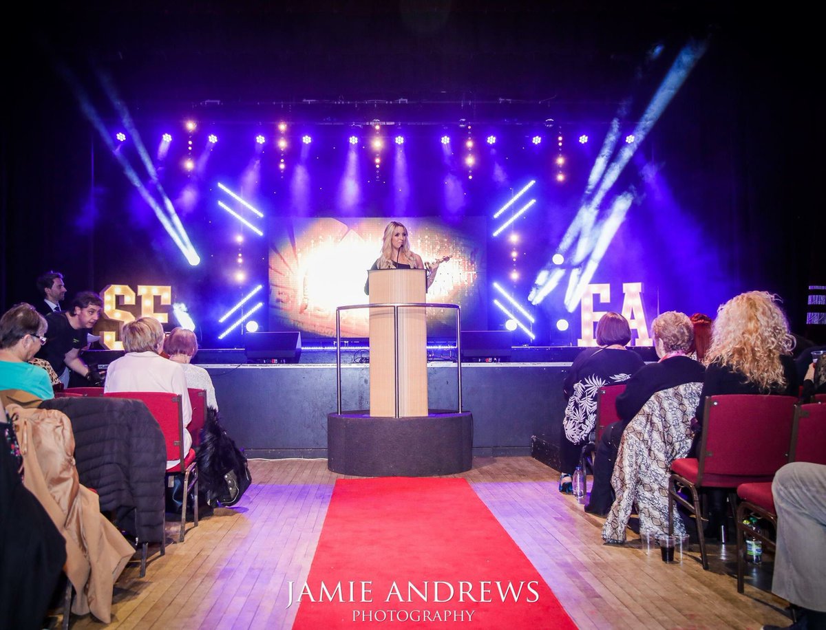 New pic of me collecting my Recognised Tribute Artist Award and giving my grand Oscars speech 😂🙈😝😍
