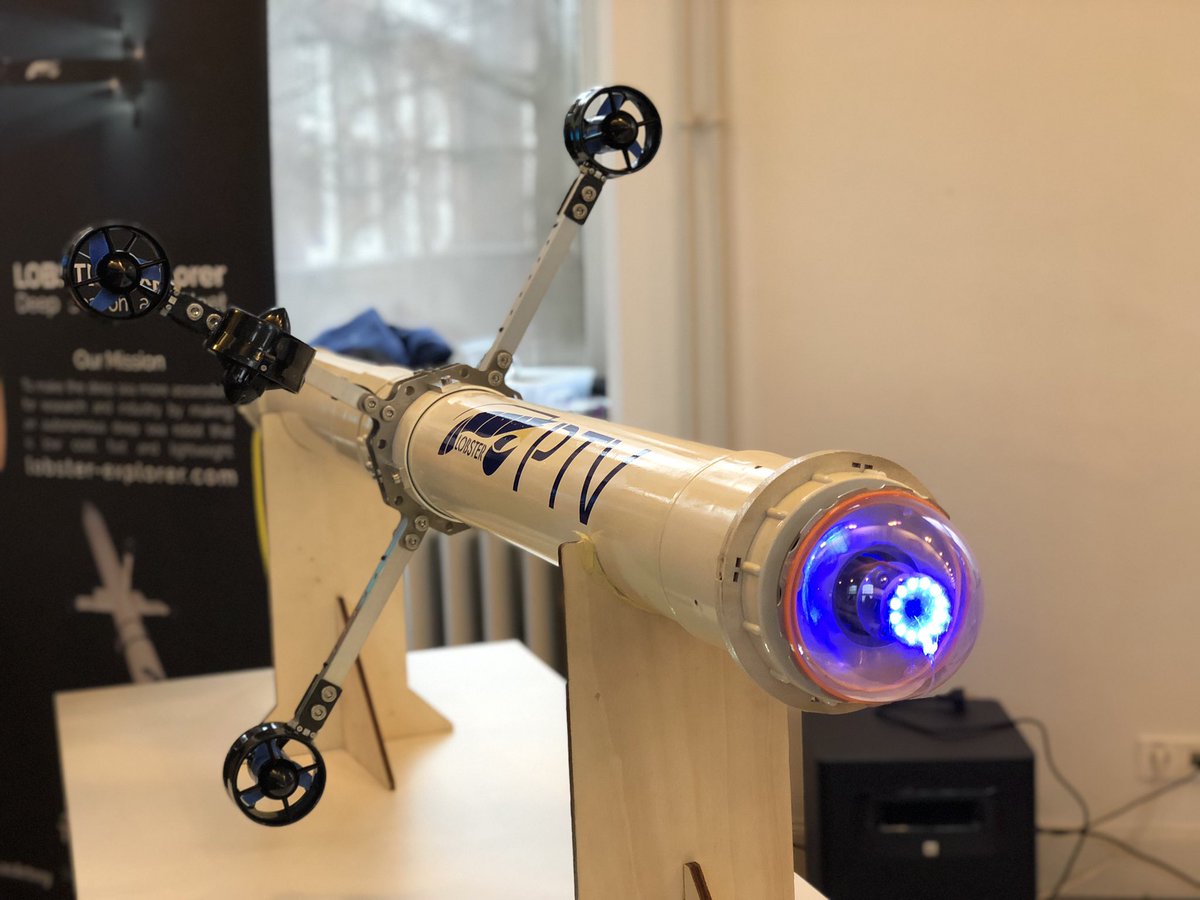 Proud of the Minor #Robotics students 👏 👏 After months of hard work, the great machines they’ve built, are now on show at the demo day in the @sciencecentre