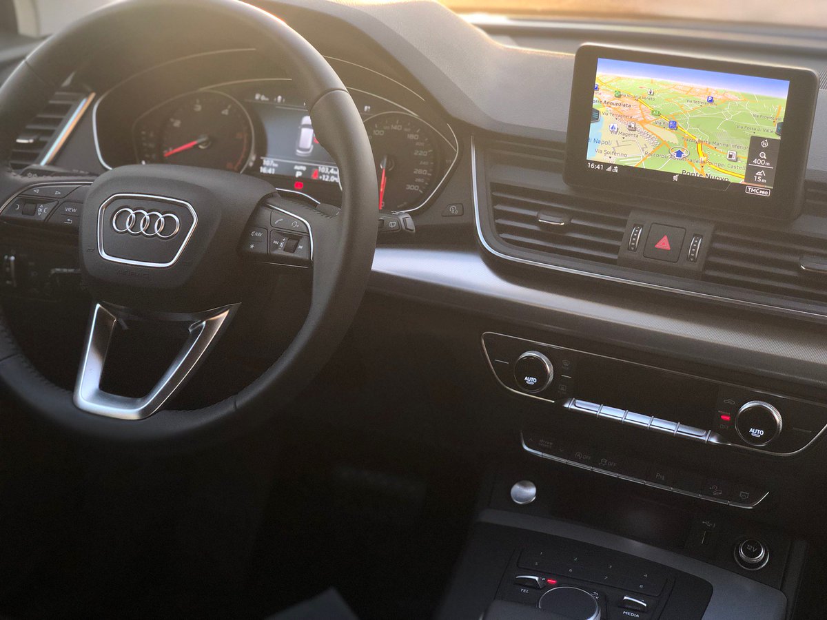 Audi Q5 2.0 TDI 190 CV quattro S tronic Business Con NAVIGATORE, Anno 2018, Colore Grigio Scuro, KM0.

                         AUTO CON GARANZIA CASA MAD

Sito Internet: casconeauto.com
Contatti: 081 871 46 05 - 392 52 32 223 (Sig Angelo) - 333 62 25 369 (Sig Mic Hele)