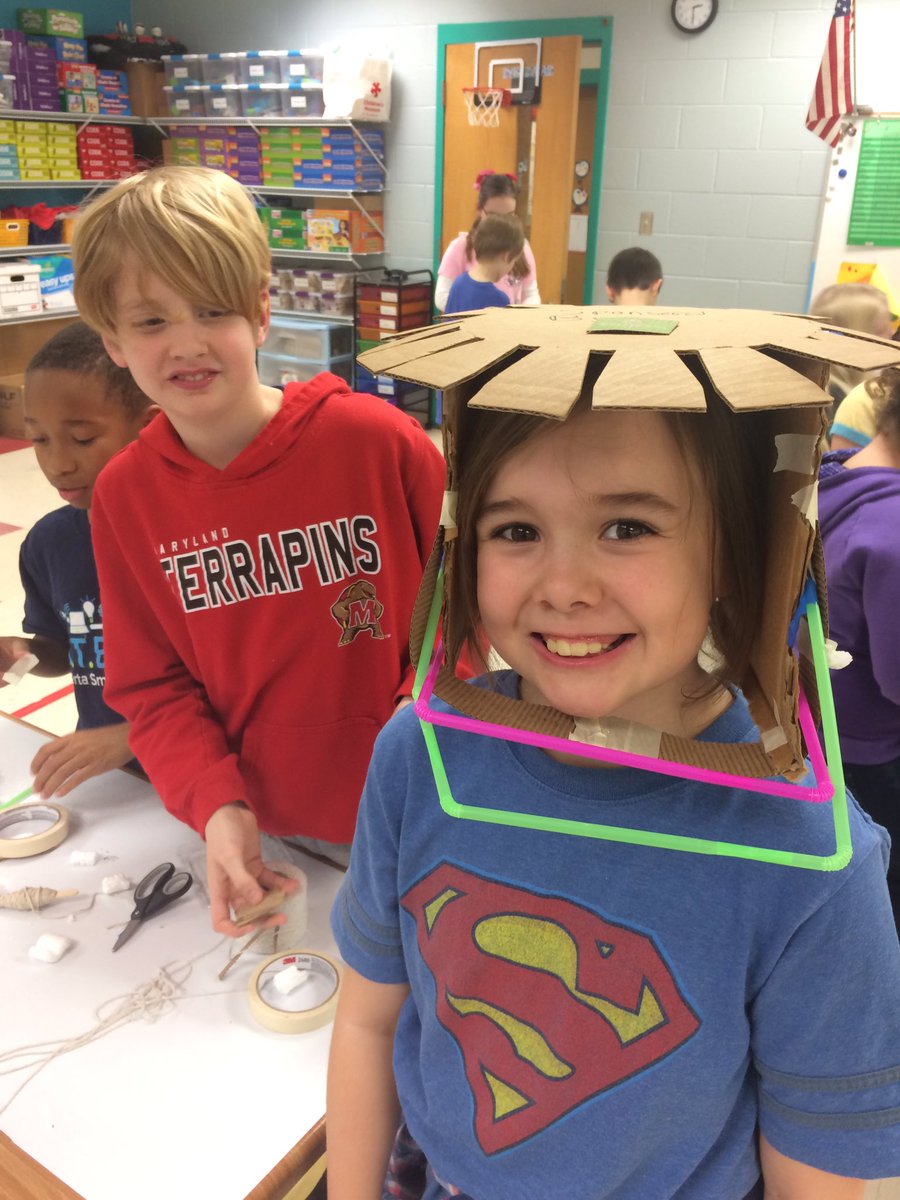 Rodgers_Edu's tweet image. Fourth grade students created their own football helmets for our Super Bowl theme STEAM activity!  These students might one day help solve the concussion problem in the @NFL   @sharkhappenings #sharkSTEAM