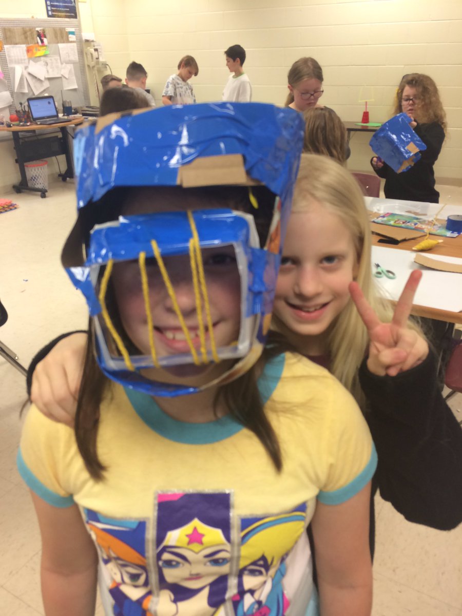 Rodgers_Edu's tweet image. Fourth grade students created their own football helmets for our Super Bowl theme STEAM activity!  These students might one day help solve the concussion problem in the @NFL   @sharkhappenings #sharkSTEAM