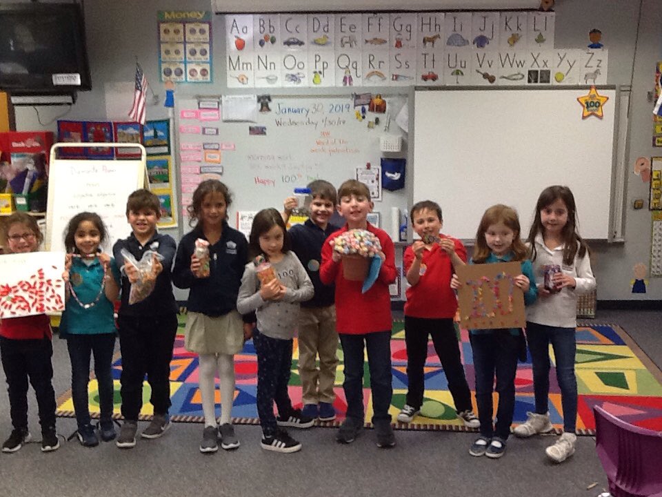 MsIsrael1's tweet image. Happy 100th Day of school! #Davis1