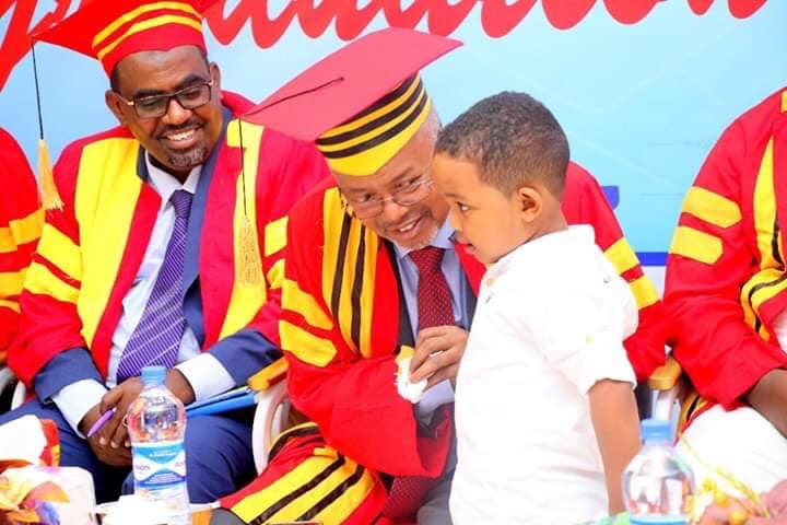 VPsomaliland's tweet photo. Today I presided over the graduation ceremony of Golis University in Berbera city of #Somaliland. https://t.co/n6fmfIGdap