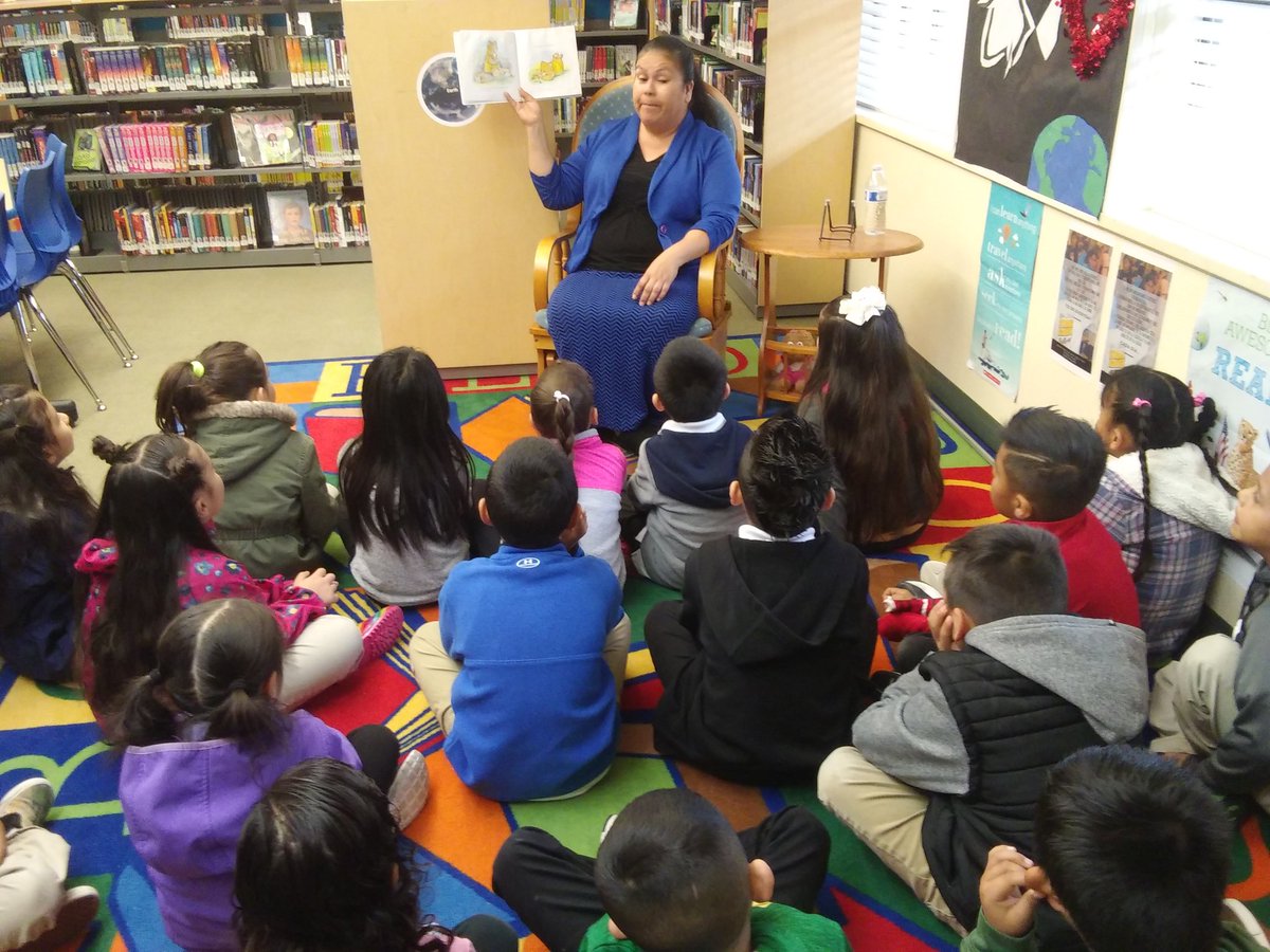 aguilar_1st's tweet photo. Thank you Mrs. Abasta for everything that you. You are an amazing librarian. The kids enjoy going every Wednesday. #ISOTW #3rscholars https://t.co/V66OaFDHxe