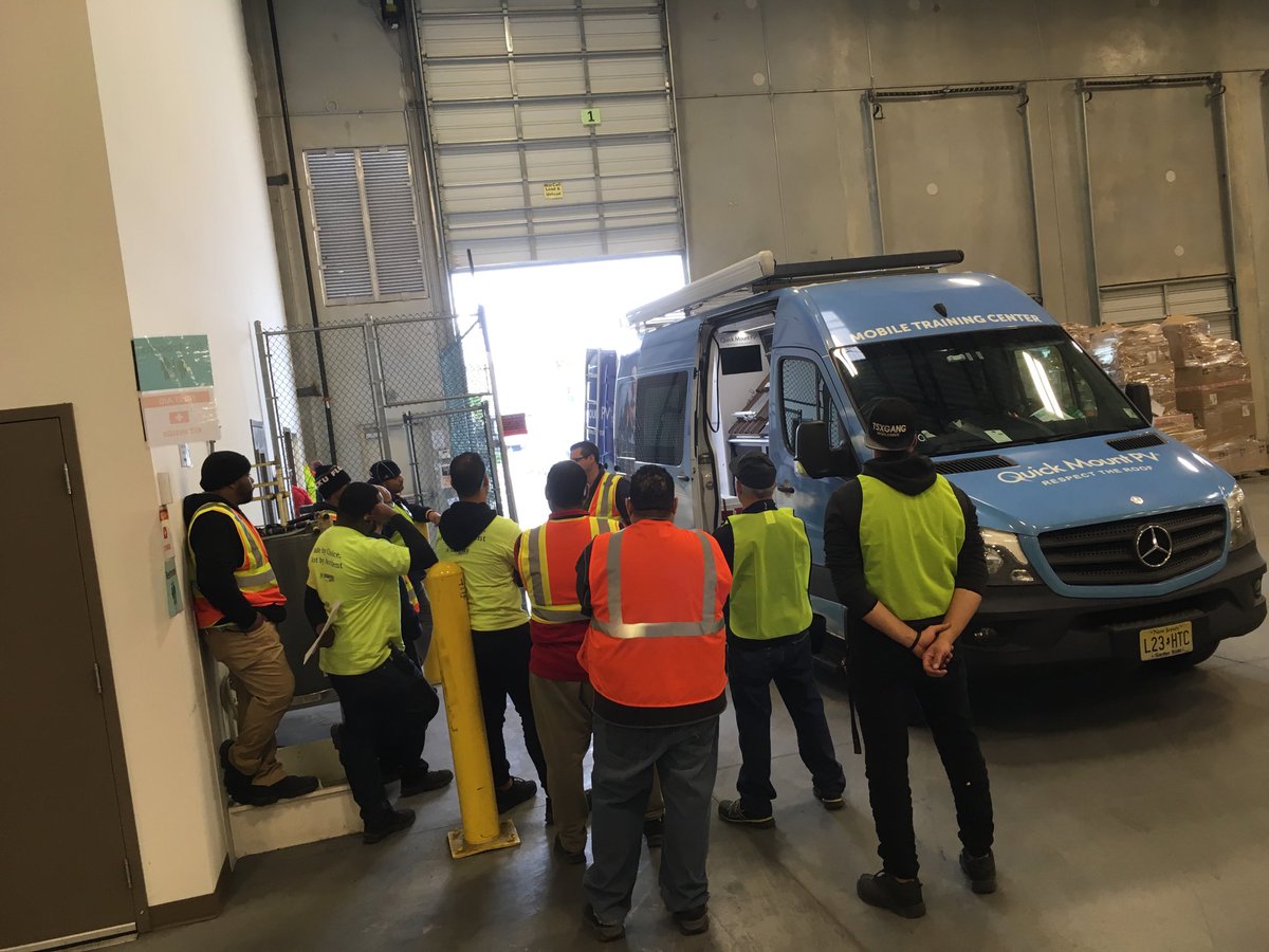 gmwoody22's tweet photo. @quickmountpv Enjoyed our training today in @citybeautiful. It was so cool to give these warehouse workers some background on #solarenergy and how the components they back & ship come together. #respecttheroof #solar #training https://t.co/XD7mRUFAo7