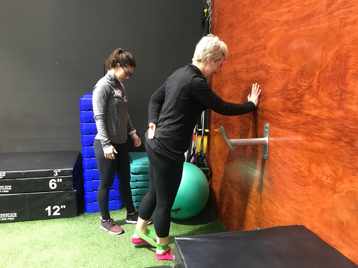 mActivityNH's tweet image. Even teachers need trainers! It's not unusual to see our yoga instructor Sarah training with PT Lindsay after Sunday Yoga Flow. 🙏 🙌 #mActivity #StrengthandFlexibility