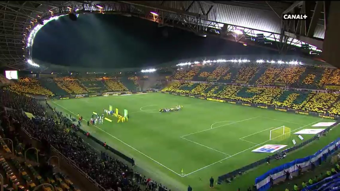 Nathan_Cbn's tweet photo. « C’est que du foot » ...  #FCNASSE #PrayForSala https://t.co/0ixsxWCHNY