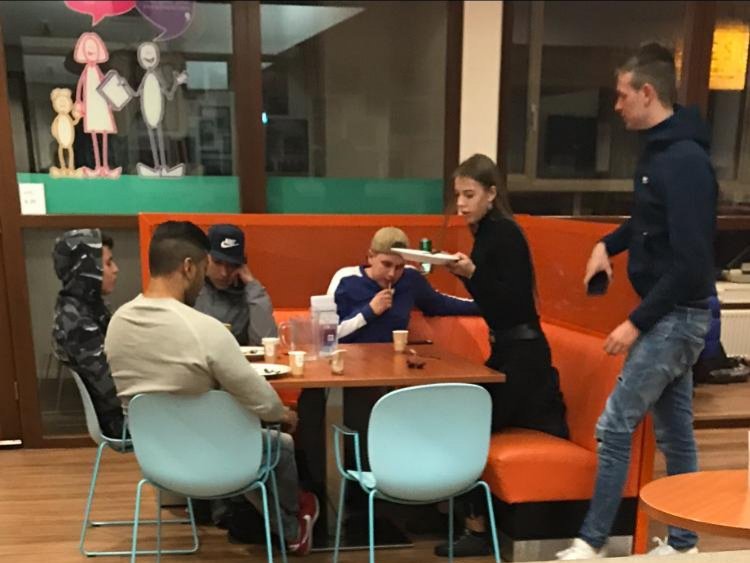 Vanavond samen met jongeren uit Leyenburg een gezonde maaltijd gekookt en heerlijk gegeten 💪