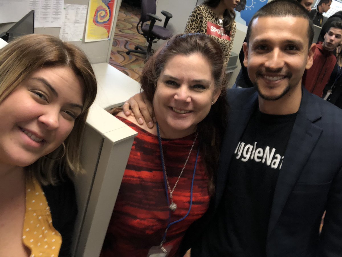JackieMorenoMSS's tweet photo. Two of my favorite people! #leaders #mentors #makingmebetter @DannyL_MiamiMSS @ReginaValdivi1 #MiamiMSS #diazdynasty #TUproud https://t.co/rwwLRp9mNJ