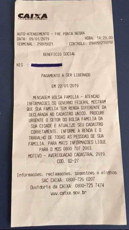 luciano_hang's tweet photo. Quem recebe Bolsa Família sem precisar está recebendo esse bilhetinho quando vai sacar o dinheiro. Essa pessoa se irritou amassou e jogou fora. E murmurou maldito Bolsonaro...
E um curioso querendo saber do que se tratava viu e pegou o recibo.. LEIA O RECIBO ATÉ O FINAL https://t.co/SwN0vRf3MG
