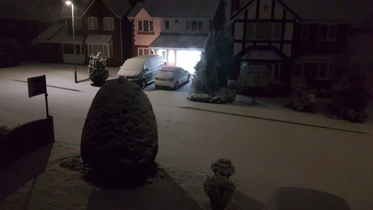 6am in Aspull cold &amp; Snowy.
J x