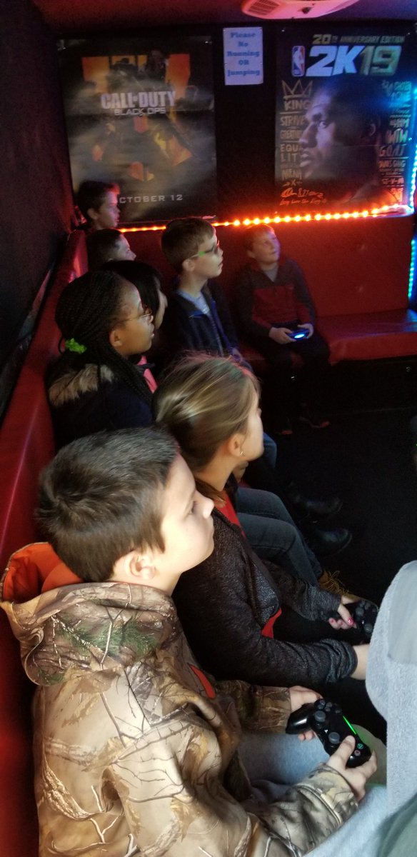 ObergClass's tweet photo. Our 5th grade honor roll students enjoyed gaming time and pizza today! Great job guys! @msamberalday @MrsSterlNHE @Shearouseclass @SHodges1980 @NHE_HCS https://t.co/XPycaohPnQ