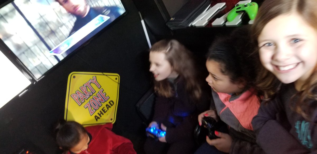 ObergClass's tweet photo. Our 5th grade honor roll students enjoyed gaming time and pizza today! Great job guys! @msamberalday @MrsSterlNHE @Shearouseclass @SHodges1980 @NHE_HCS https://t.co/XPycaohPnQ