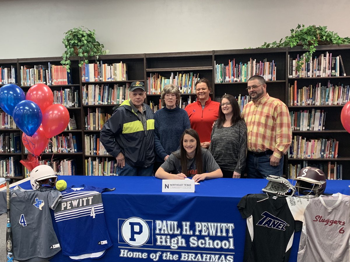 We are proud of our own Emily Cole who signed a letter of intent with NTCC to further her education and play college softball.  Great job Emily!