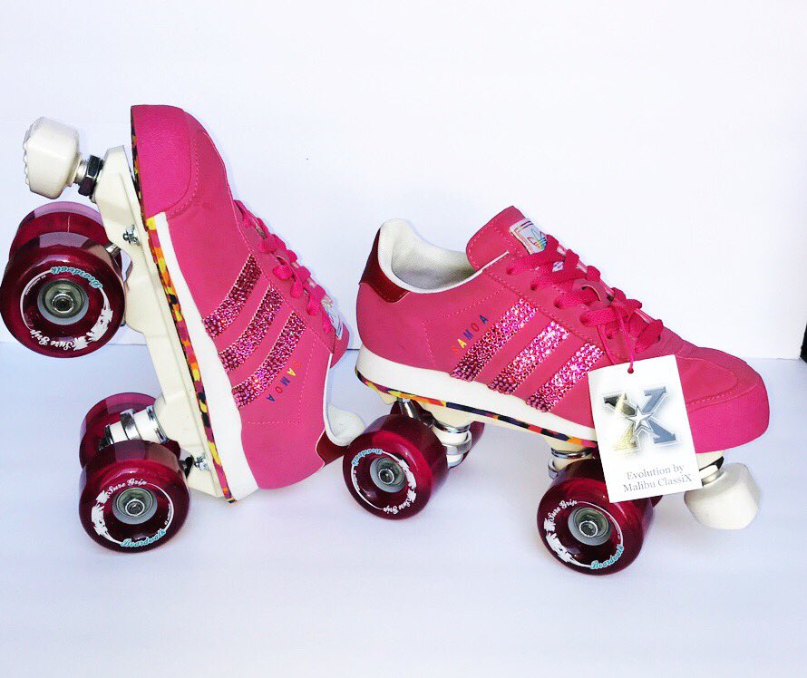 'Pink Panther' custom designed by Malibu ClassiX. #SneakerRollerskates #Adidas #AdidasSomoa #OneofOne #1of1 #AdidasRollerskates #CustomSkates #MalibuClassiX @adidasoriginals #X @adidas #Rollerskates
