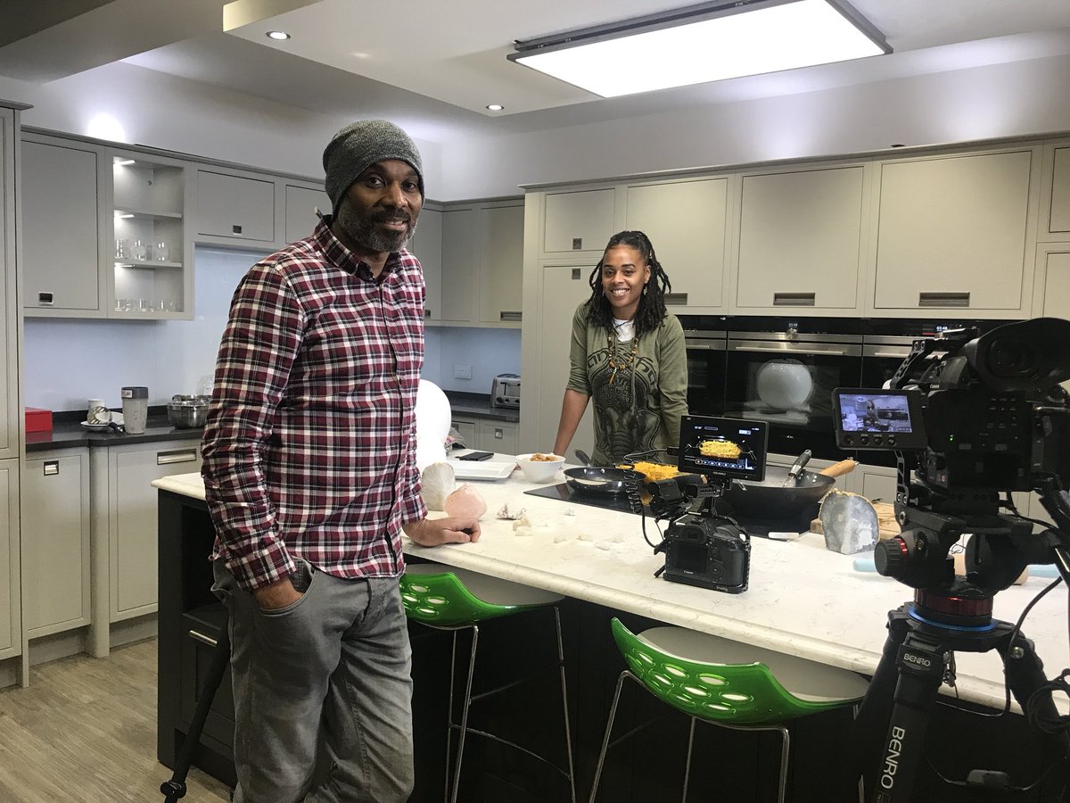 qudausliving's tweet photo. Some great dishes being cooked up in the showroom today by our favourite #Vegan Chef Alex 💚  @superveganalex &amp; Drew from The Frame Photography capturing it on camera 🎥 #foodphotography #veganfood #suttoncoldfield https://t.co/moPqjNsjpl