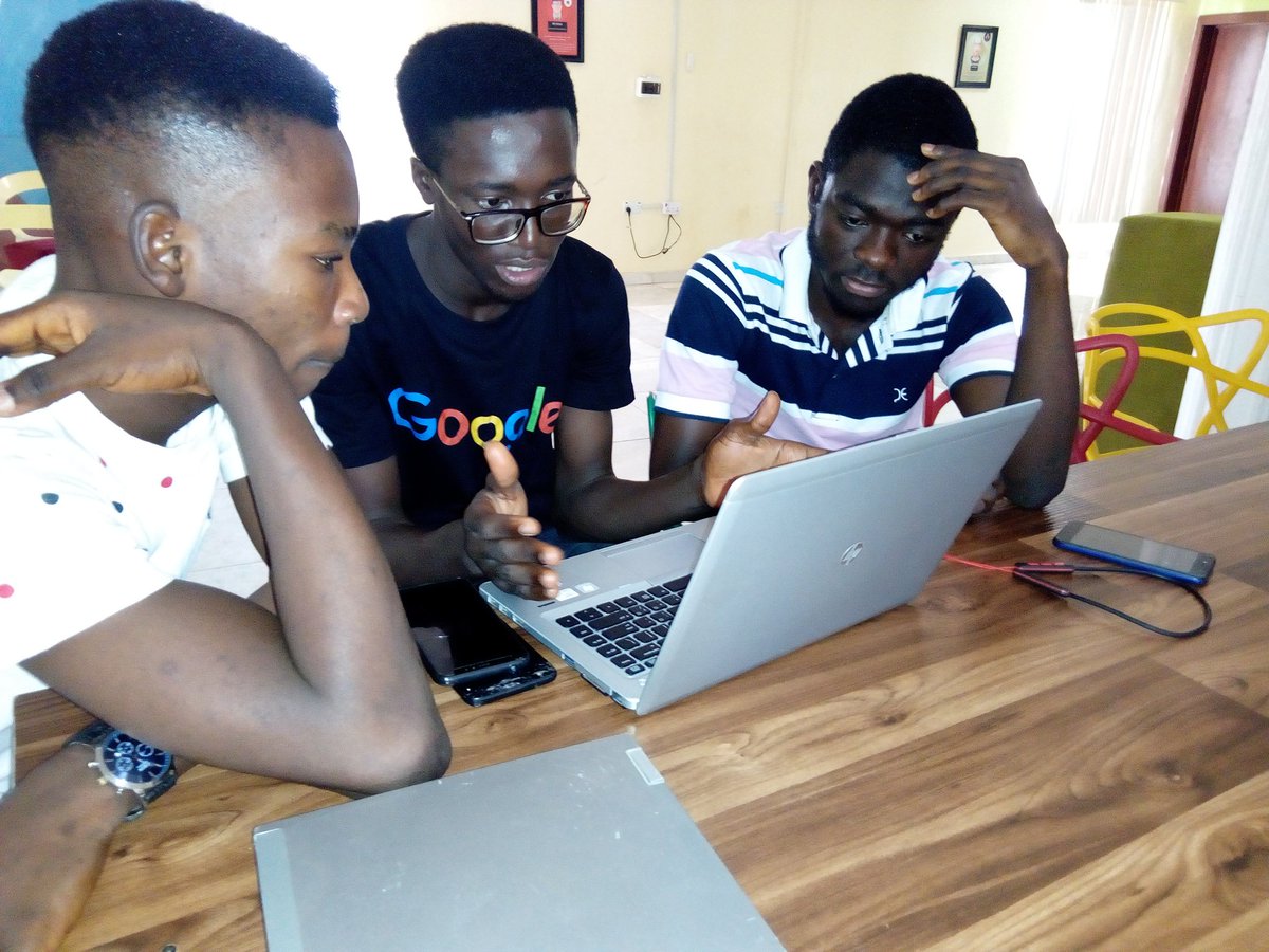 Oluwadamifogore's tweet photo. @dscfuta
@googledevs
@solomonawosupin
@aniediudo
@EricakHanson

#AsuuStrikeWorkShop Day 7  Android Devs are having fun. Coding is sweet. #ThinkTwiceCodeOnce 
Don't miss Tomorrow cause it's sure going to be better than Today https://t.co/utkbM0mN4w