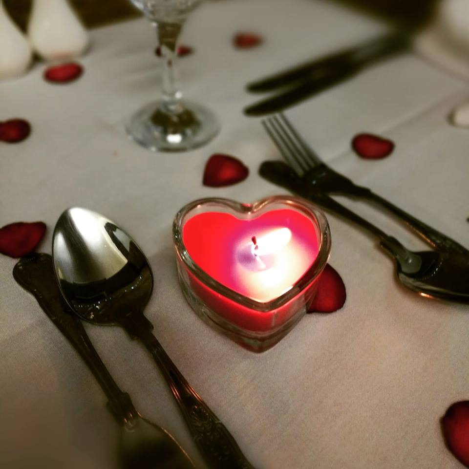 TheGarrison1854's tweet photo. It's only 15 days to go… book now to treat your loved ones to a  delicious Valentine's Dinner at the Garrison! Book now on  0114 2499555  or https://t.co/JJV9f5Pluk #GoodValue #ValentinesDay #DineWithUs #WednesdayMotivation #Love #Valentines https://t.co/K5XVwSRXxS
