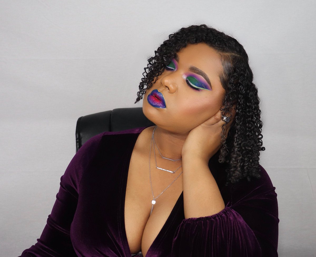SweetNique11's tweet photo. Hi, I’m a Tropical Thot ™
@NARSCosmetics Radiant Longwear Foundation in Tahoe
#FaceCandy Unicorn Highlight in Fantasy & Wonder.
@thecrayoncase Contoursition Notebook in Briki & Bobby. @ColourPopCo Bronzer in Rodeo Drive
@juviasplace Saharan Blush palette Vol I in Zane https://t.co/D2cHNxacTn