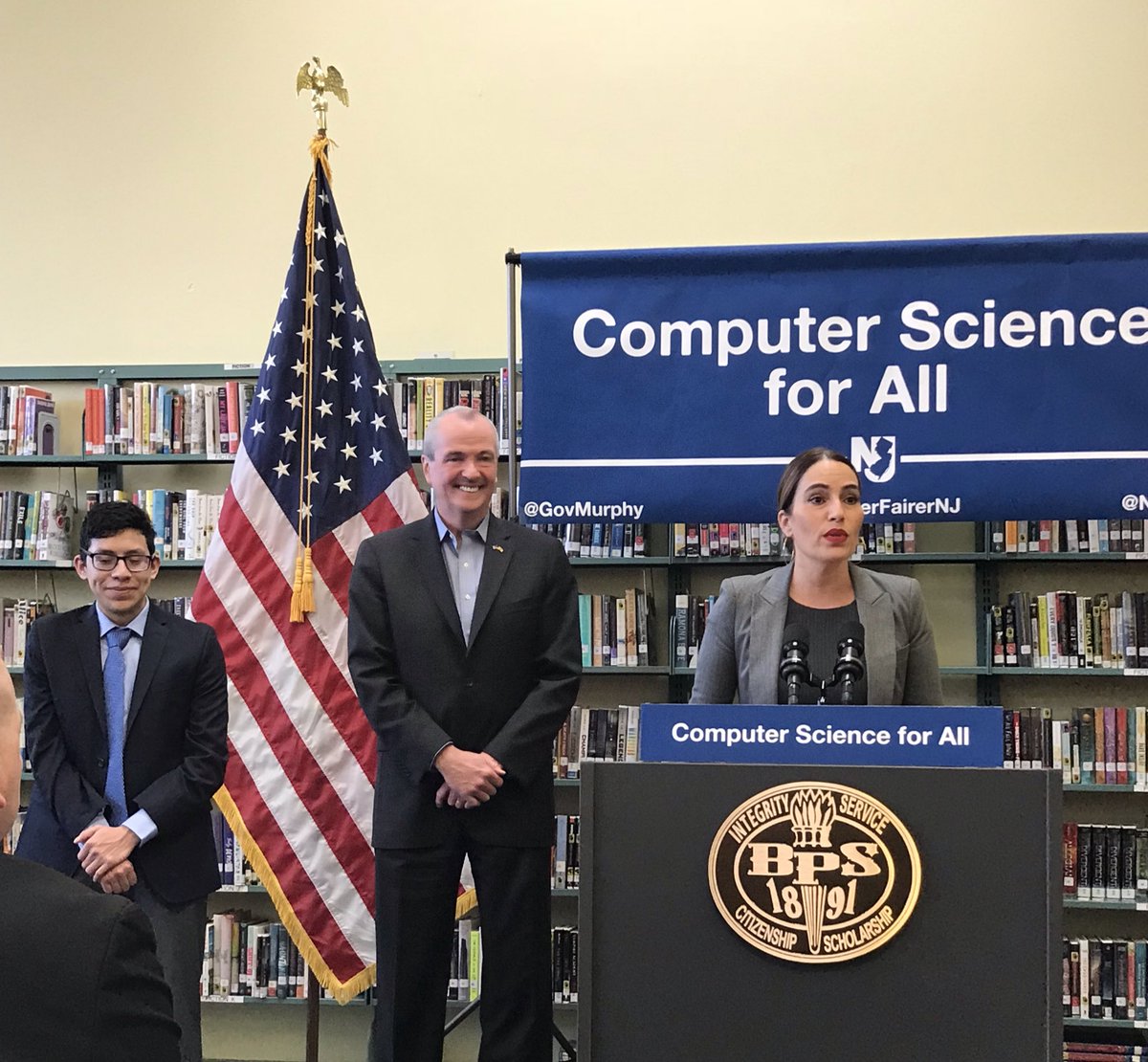 NJSTEMPathways's tweet photo. Senator @SenMTeresaRuiz recognizes @Belleville_High computer science students, applauding their interest and perseverance in such a critical field for NJ #TomorrowsLeaders #NJSTEM #CSforAll #CSforNJ https://t.co/6f2clZaiww