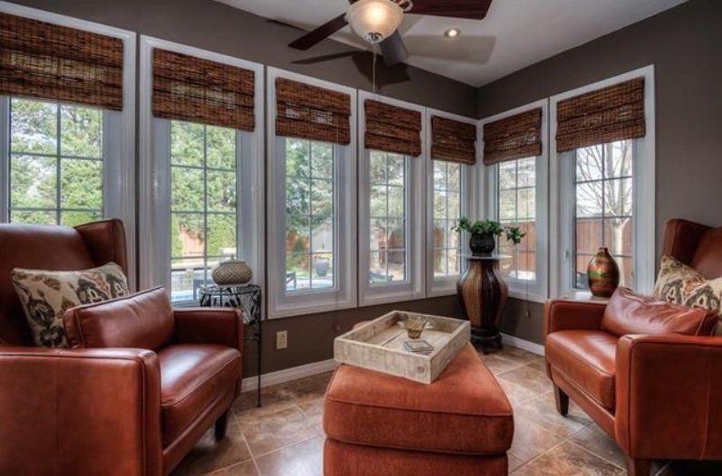 ChestnutPrkWest's tweet photo. CPW's @VickeryJasmyn presents this lovely 4+1 bedroom, solid-brick executive home in North Brantford.  Just minutes to the 403, schools, shopping... and more!  Check it out: https://t.co/s4SMPOx9NF #RealEstate #Brantford #Lifestyle #Design https://t.co/122FzycGM3