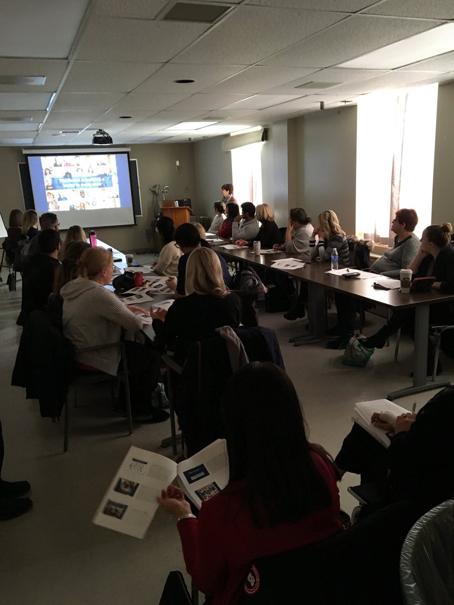 lyns672's tweet photo. Leadership growth discussions taking place with motivated front line nurses in the 1st HHS Nursing Quality Council PG&amp;L Nursing Career Planning Workshop. More workshops  coming soon to each site!  #leadershipgrowth #myhhs #nqc @msrey70 @bethmorris31 @charissacordon https://t.co/YhYtOqoZY9
